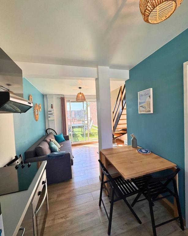 Le Bleu d'Opale, Sangatte