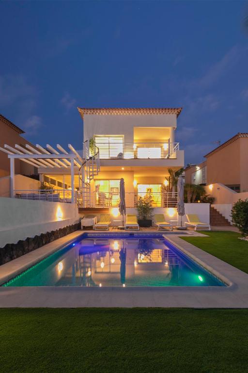 My Island Escape - Sea Views - Private Pool, Sauna, Puerto de Santiago