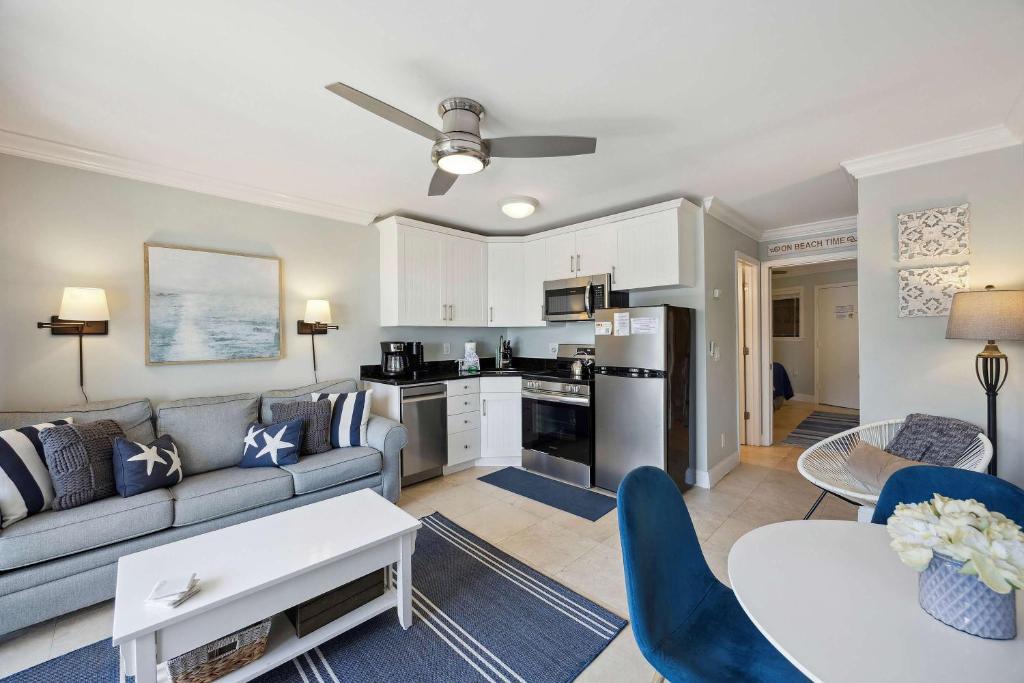 Coastal Breezes & Ocean Views Seaside Hilton Head Villa, Hilton Head Island