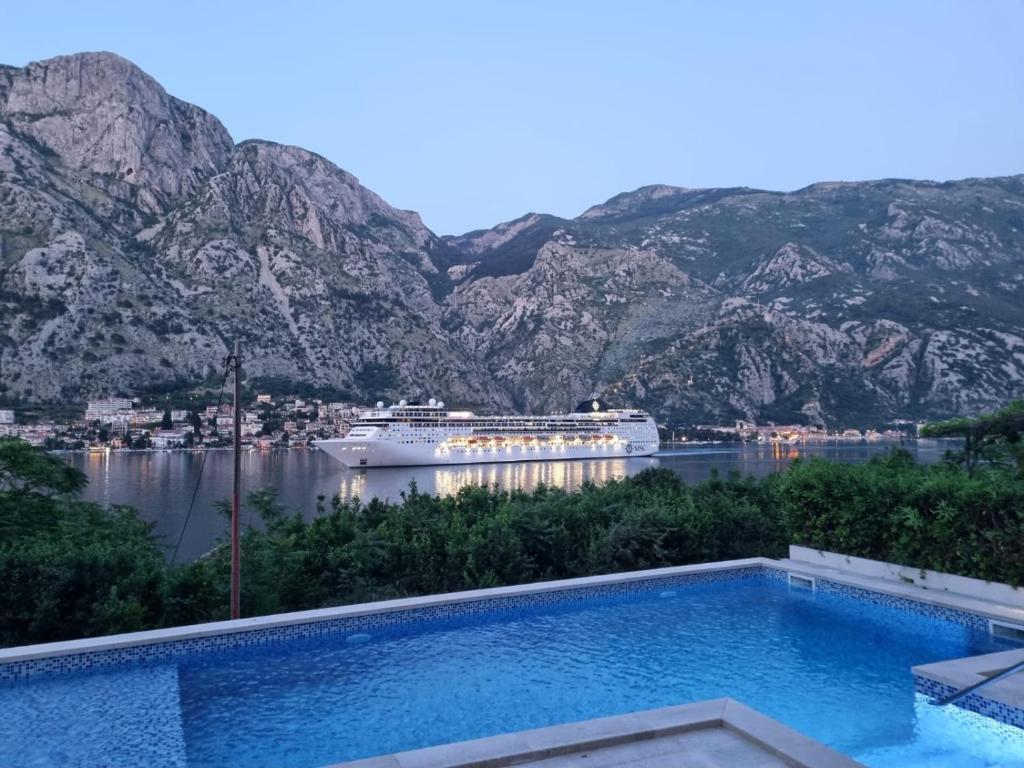 Sea view apartment with heated pool - 5