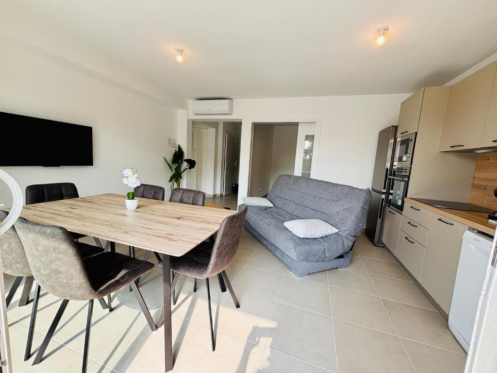 Confortable Appartement 211 direct access to sea 3min, 2 parking free, Vias