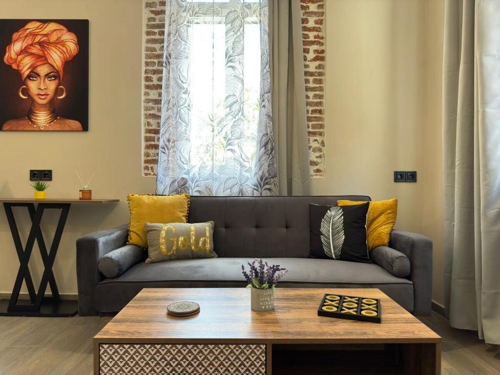 A Gem in the Center, Mytiléna