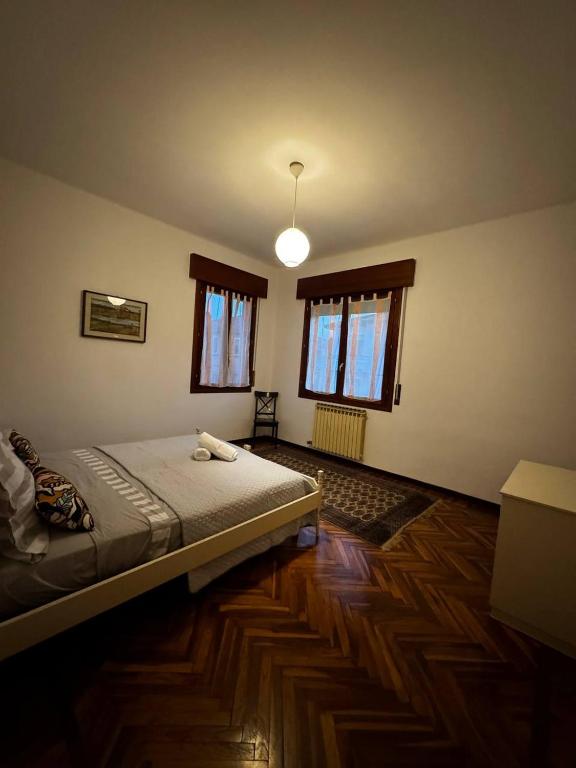 Casa Bella - Room 1 - 3