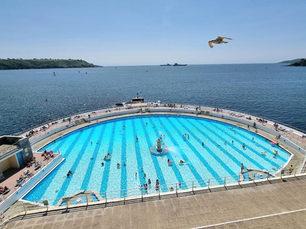Plymouth Hoe Central (Ocean Reach Apartment) - photo 4