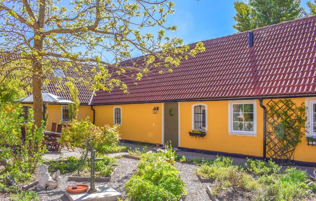 Nice Home In Sjöbo With Wifi, Sjöbo