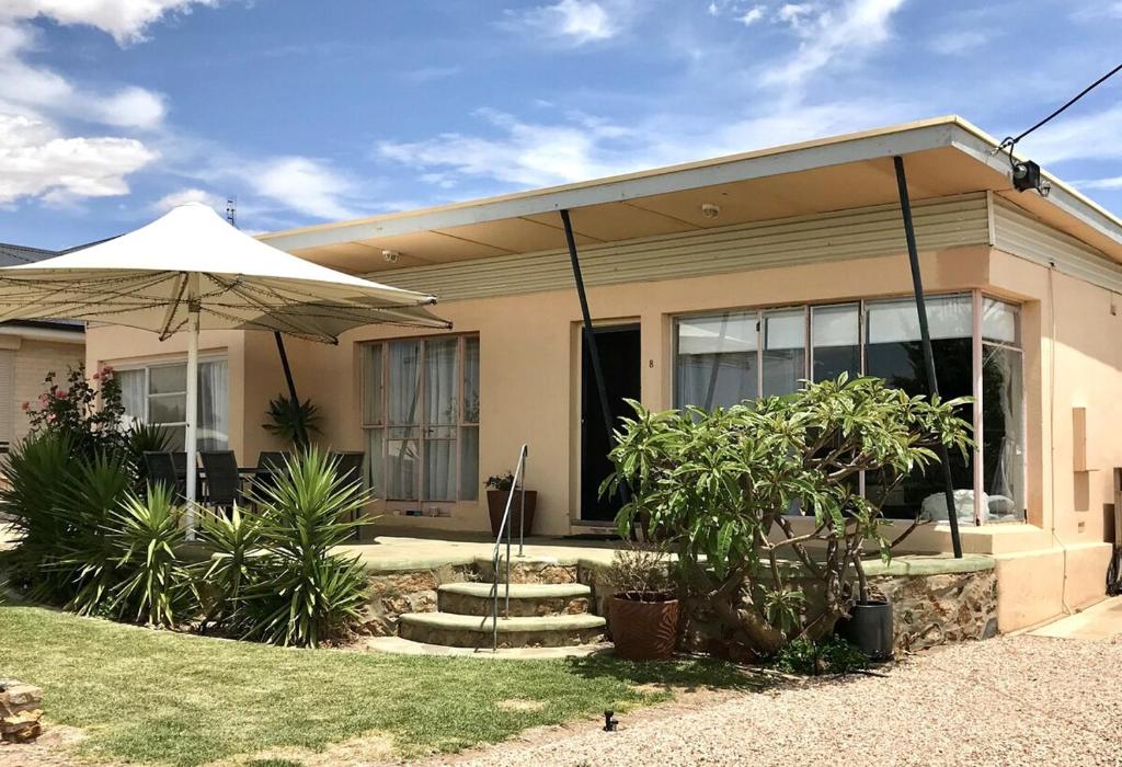 Clifftop Shack, Port Moonta
