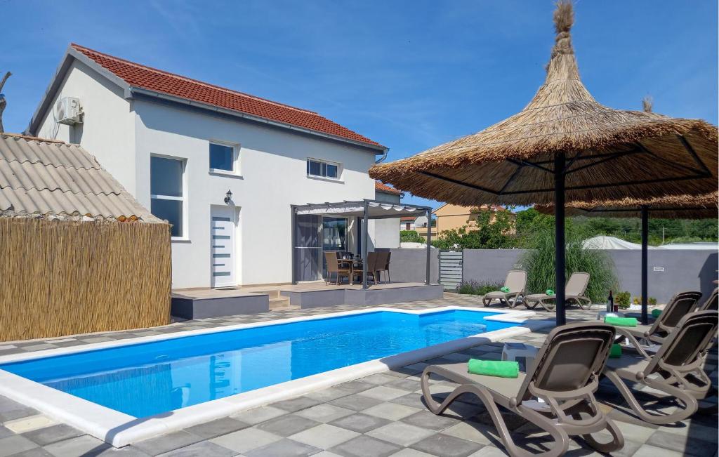 Cozy Home In Rastane Donje With Wifi, Donje Raštane