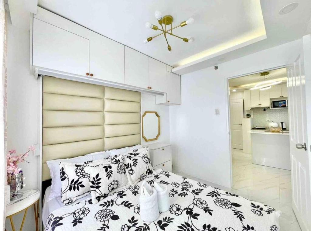 2BR Condo with Free Pool Access and Wifi, Davao