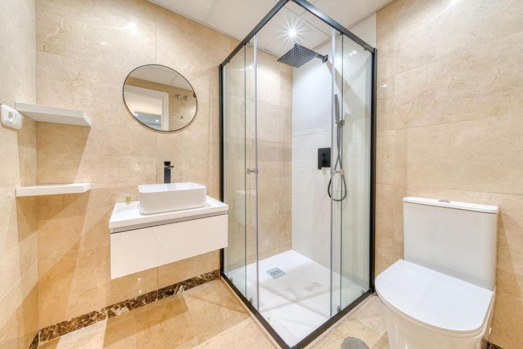 Delightful 2 bedroom Apartment - 5