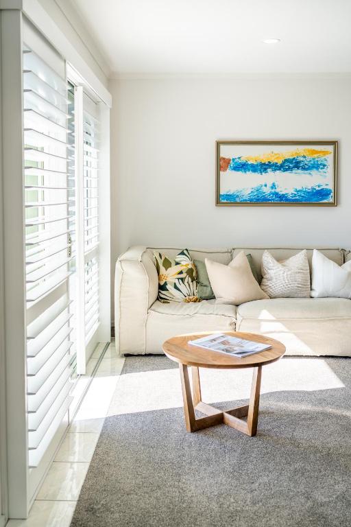 Spacious Coastal Retreat, Ideal for Families, Mangawhai