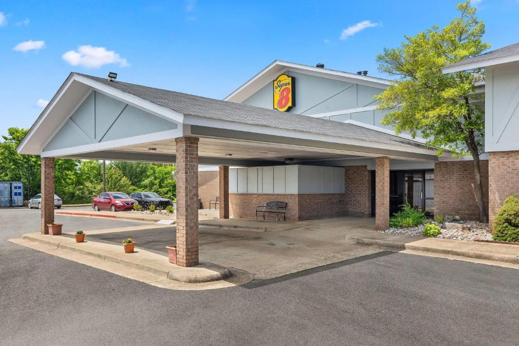 Super 8 by Wyndham Harrison AR, Harrison