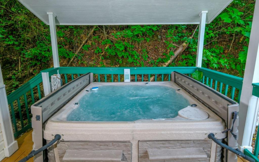 Gateway to Gatlinburg, Gatlinburg