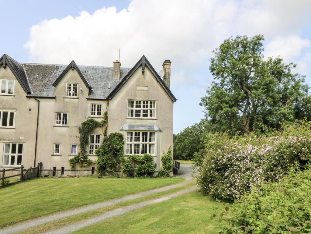 Plas Pontfaen, Fishguard