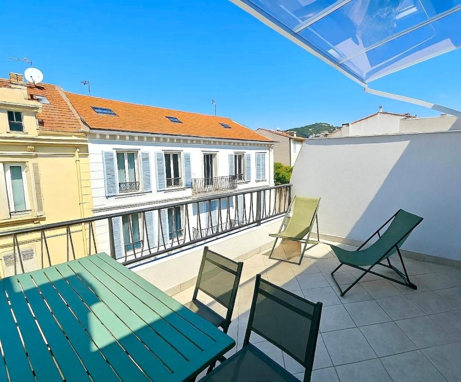Stylish Cannes Gem, Terrace, Parking, 100m to Croisette, Cannes