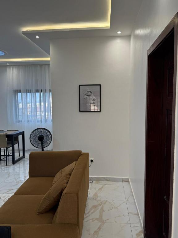 Ibis Apartment, Kika