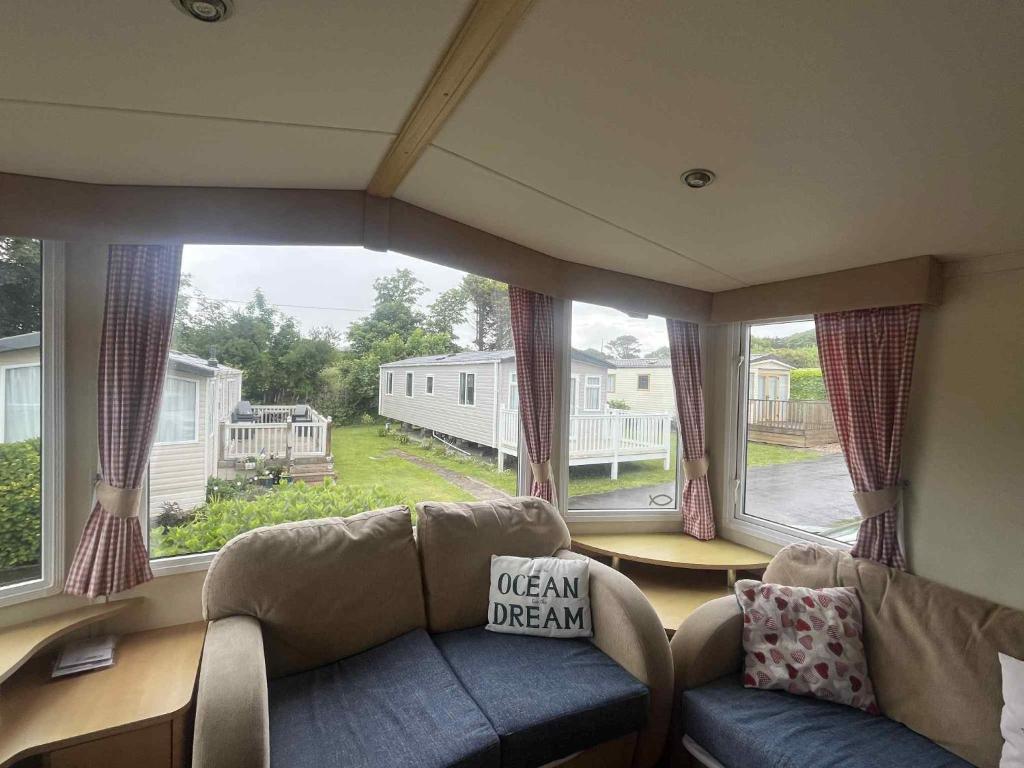 Pet Friendly Static, Carnbrea Station