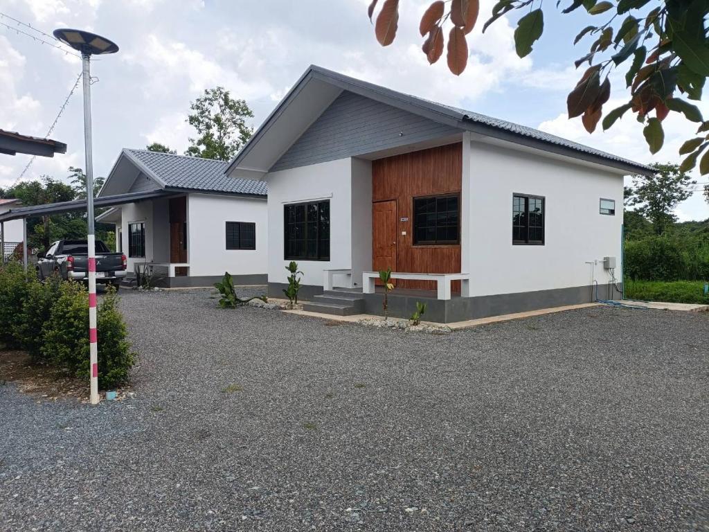 เชียงรายฟิวชั่น, Ban Pa Faek