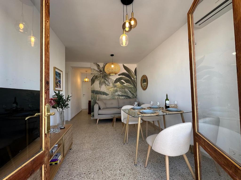 2 Bed Apartment Estepona Centre next to the Beach! - 5