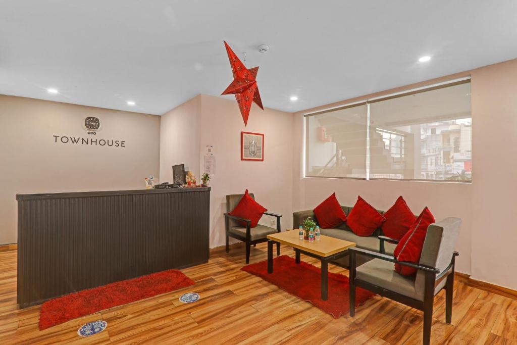 Townhouse The Shubham フロント・ロビー