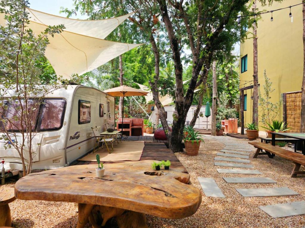 ทีเร็กซ์ บุรีรัมย์ บูทิก โฮเทล (T-REX BURIRAM BOUTIQUE HOTEL)