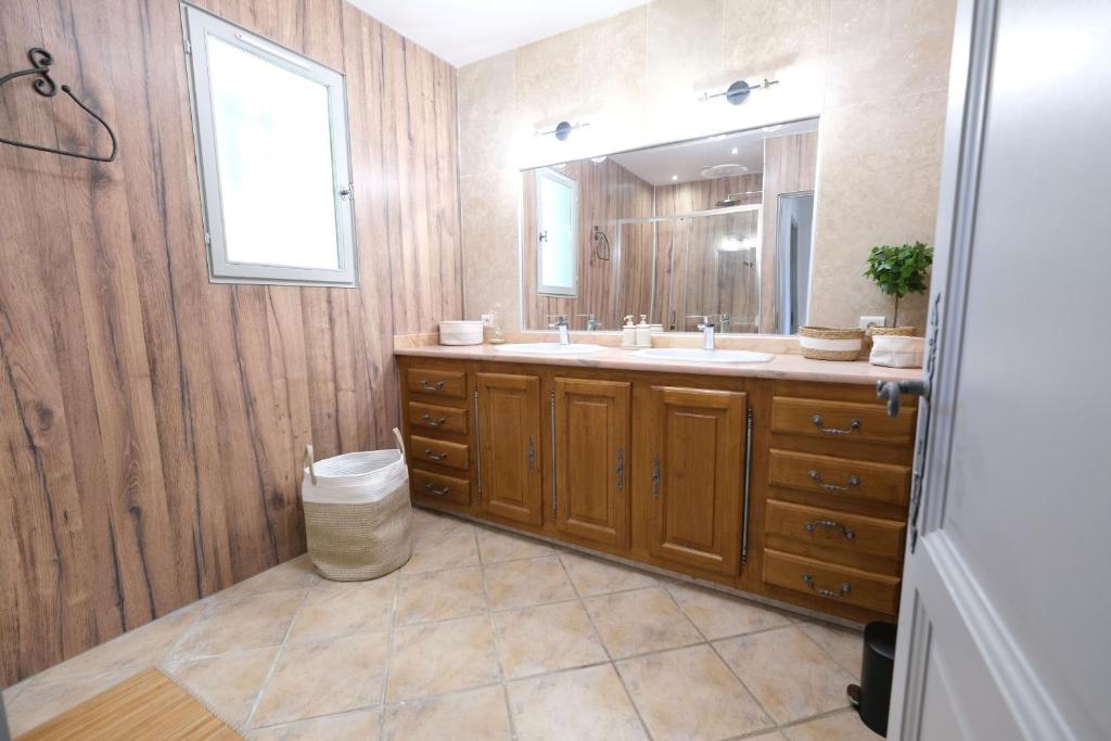 Villa overlooking the Alpilles Saint Remy de Provence LS1-454 - 5