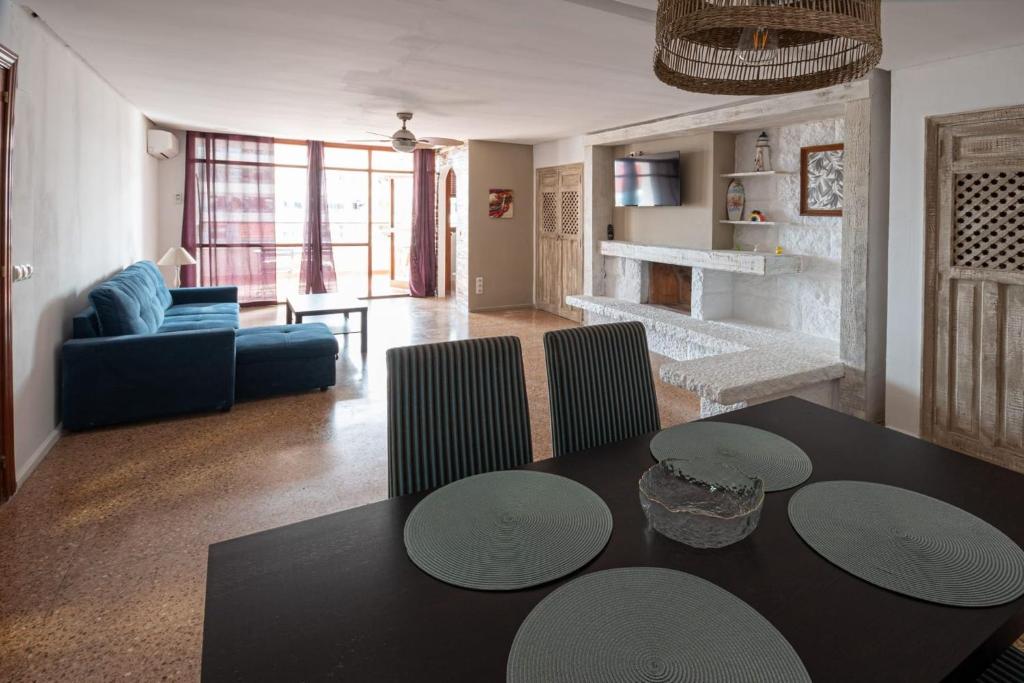 Stunning Mlaga Apartment with Ocean Views - 5