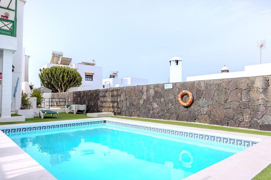 Las Palmeras 7 - 4