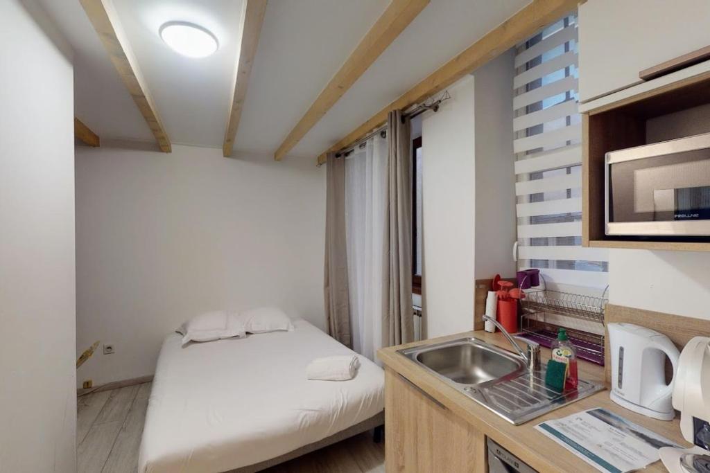 Le Veyrier - Small studio for 2 people in the heart of the old town - 3
