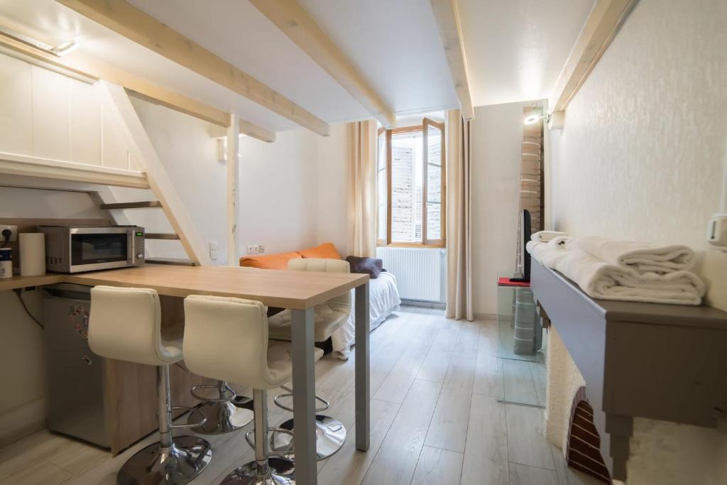 Le Semnoz - studio with mezzanine in the heart of the old town - 1