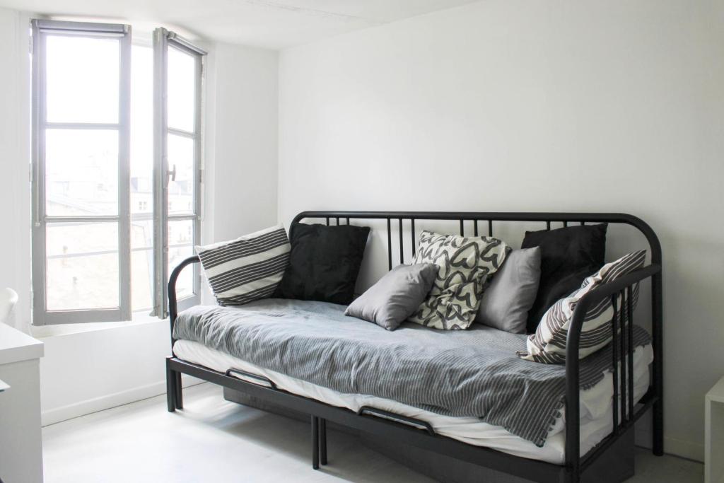 Beautiful studio for 2 in Versailles, Versailles