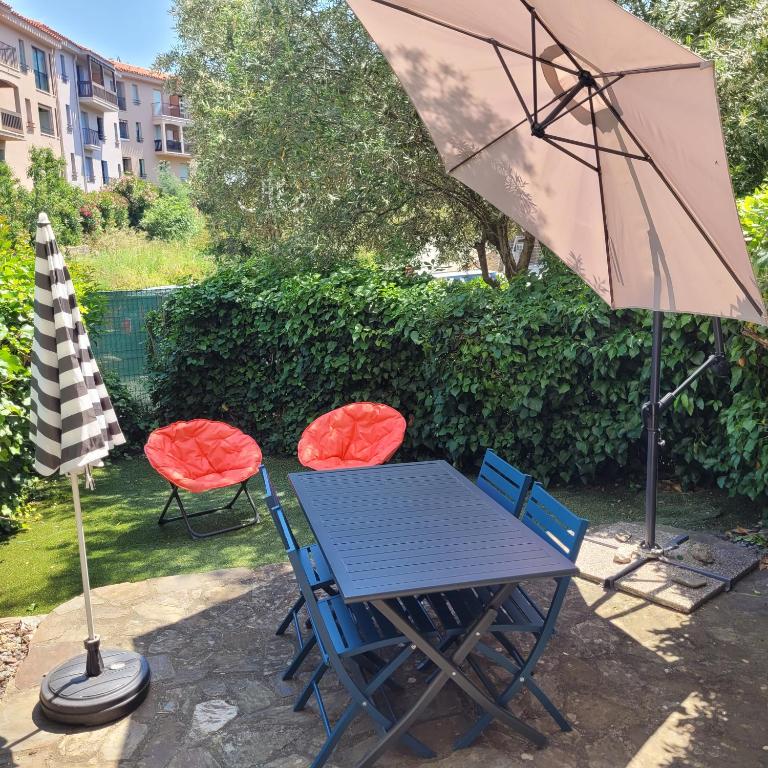 COLLIOURE tres bel appart a 150 metres des plages avec jardin prive et parking dans residence securisee - 2