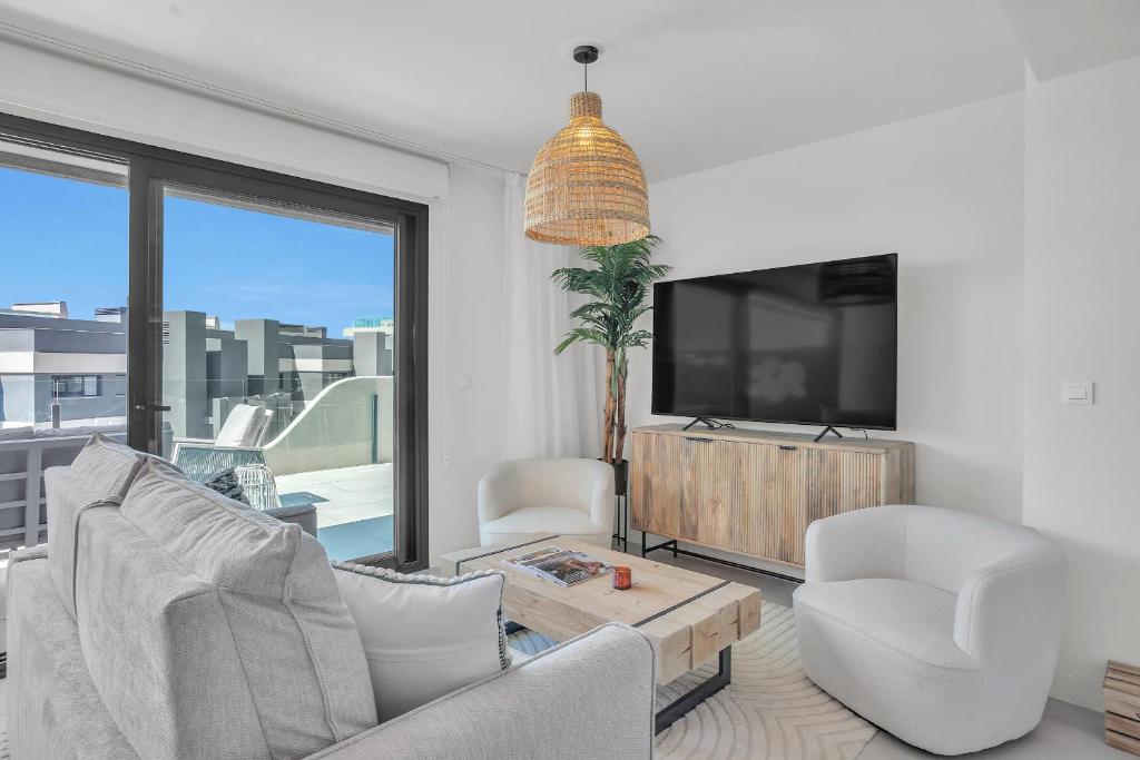 Oasis 325 by Finest Rentals - 2