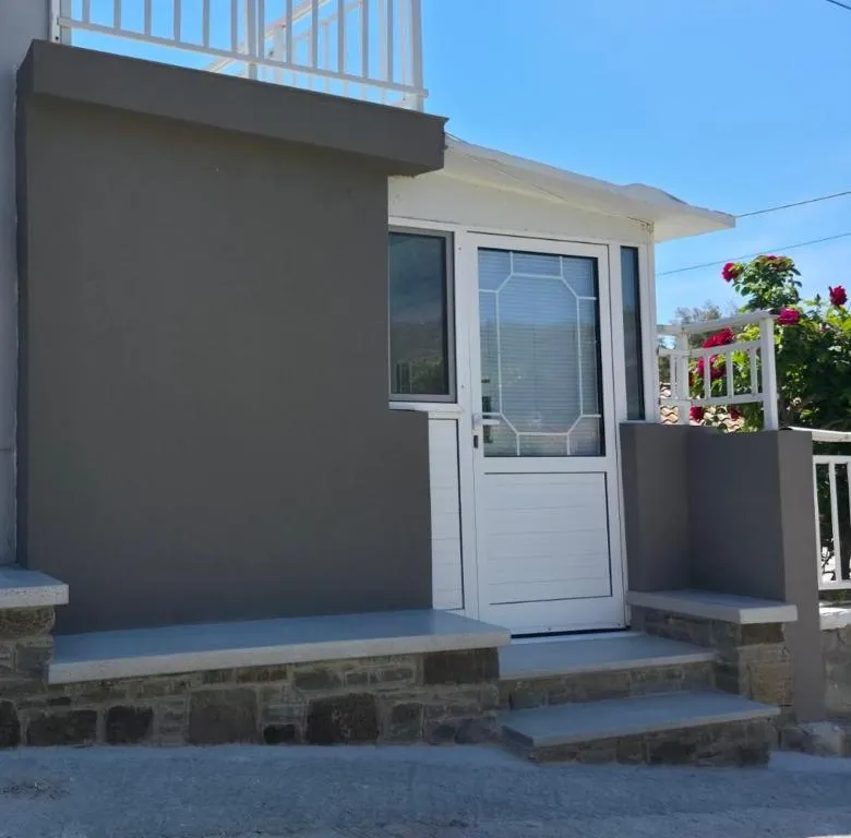 Marys holiday home 65sqm, hotel in Romanón