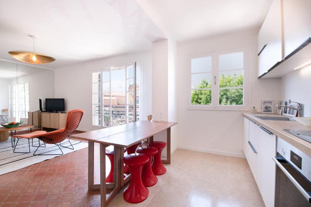 L'Elegant l Bright & Views l Shellter Rentals - 4