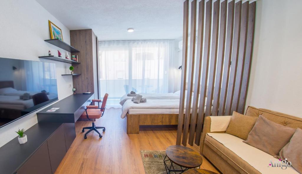 Apartments Middle Street - 2