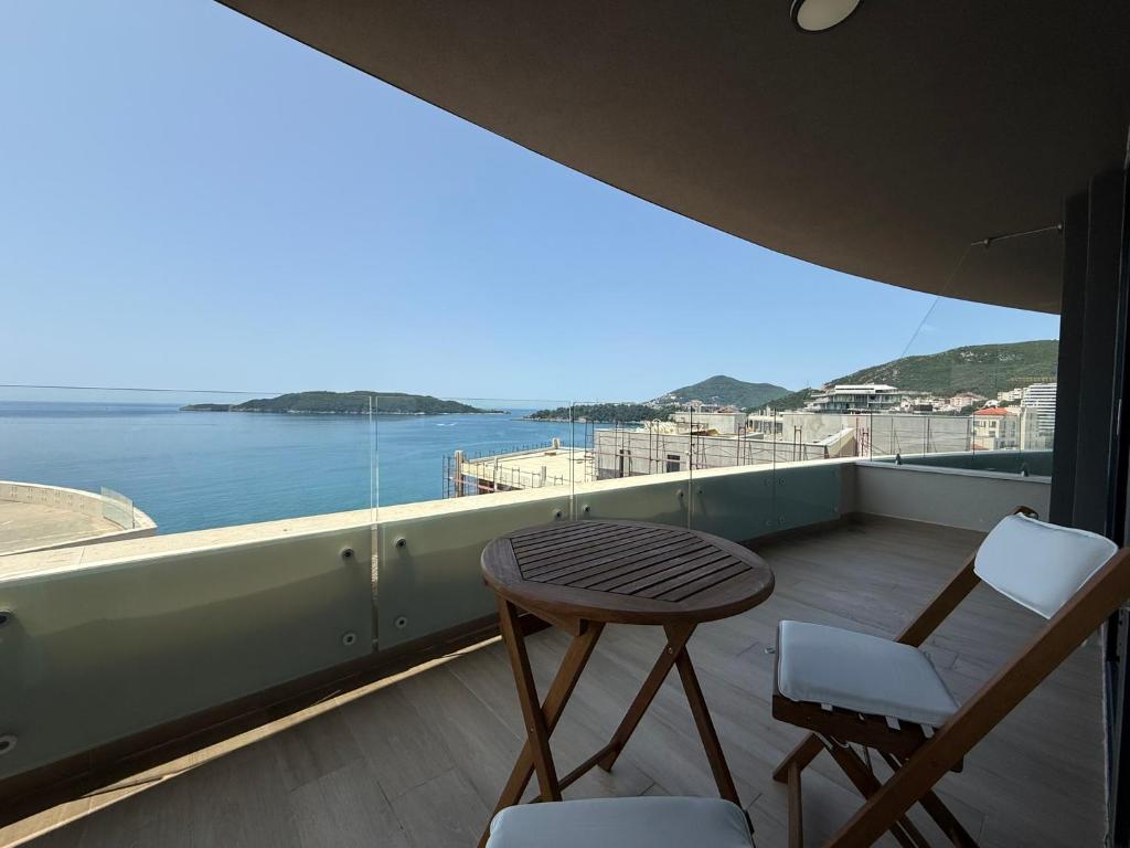 JUSE Seaside Retreat - Wake Up to the Adriatic Blue, Rafailovići