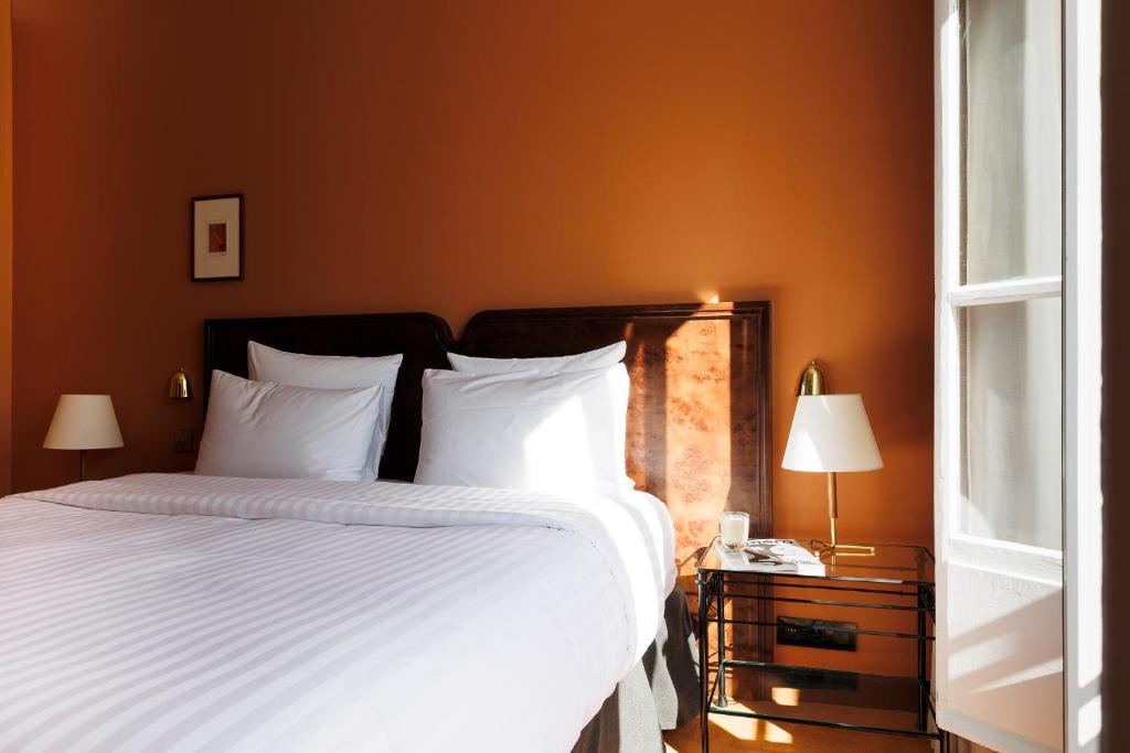 Hotel Room 4