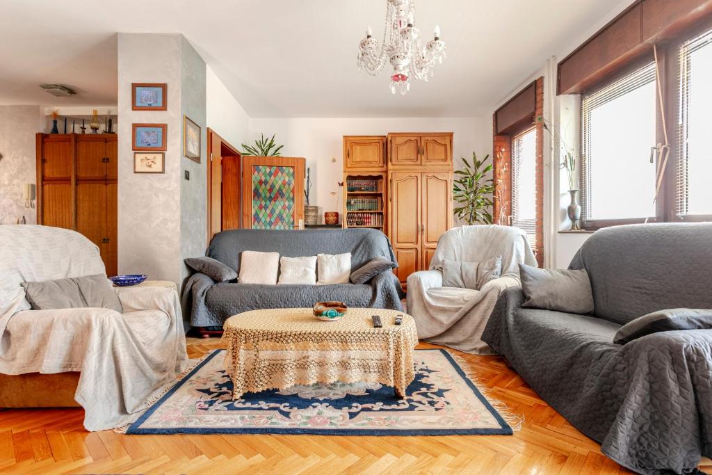 100 m2 Apartment in the Diplomatic Area - 1