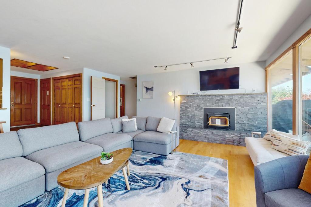 Puget Sound Sanctuary Entire Home, Port Orchard