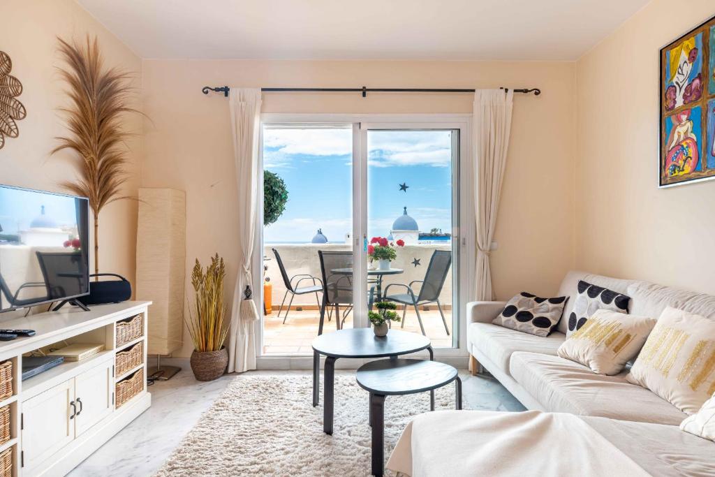 2- bedroom apartment with seaview & great location - 2