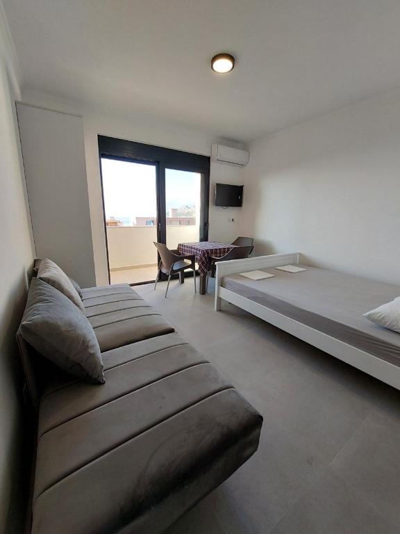 Top Apartments - 3