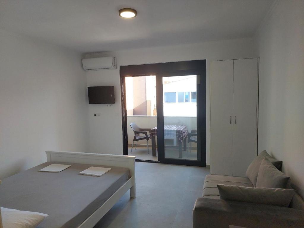 Top Apartments - 2