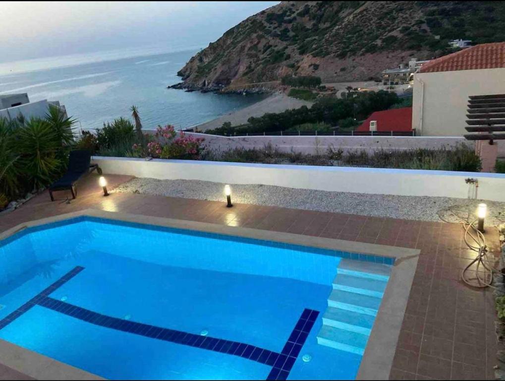 Fodele Delta, Fodele