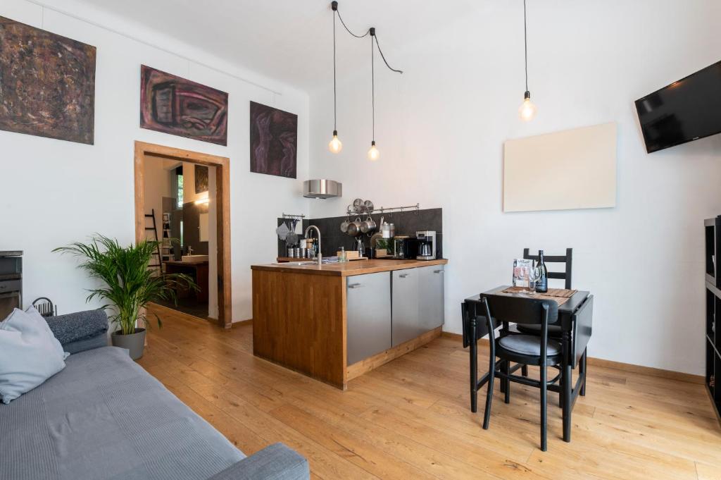 Zentrales & modernes City-Apartment - FREE PARKING & BIKES - 2