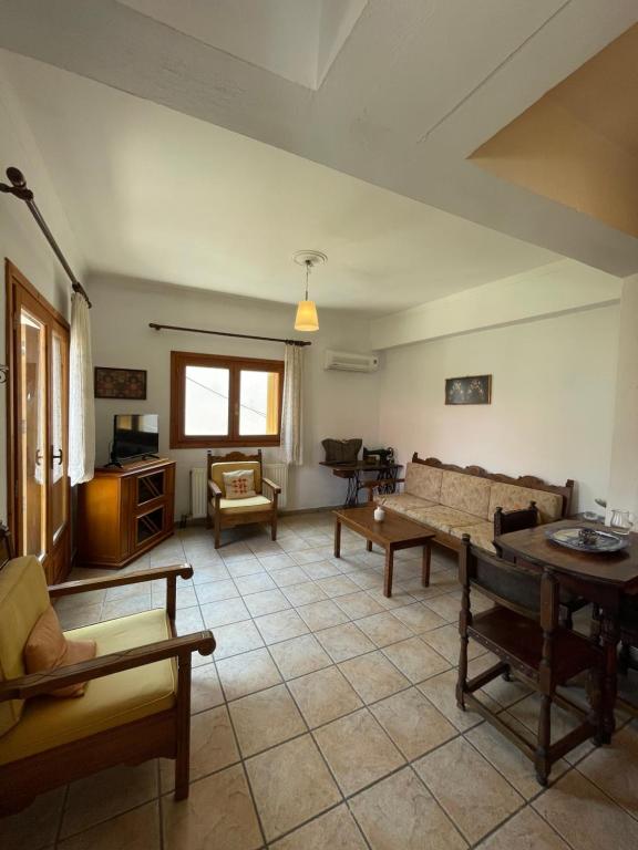 Lula's House, Skiathos