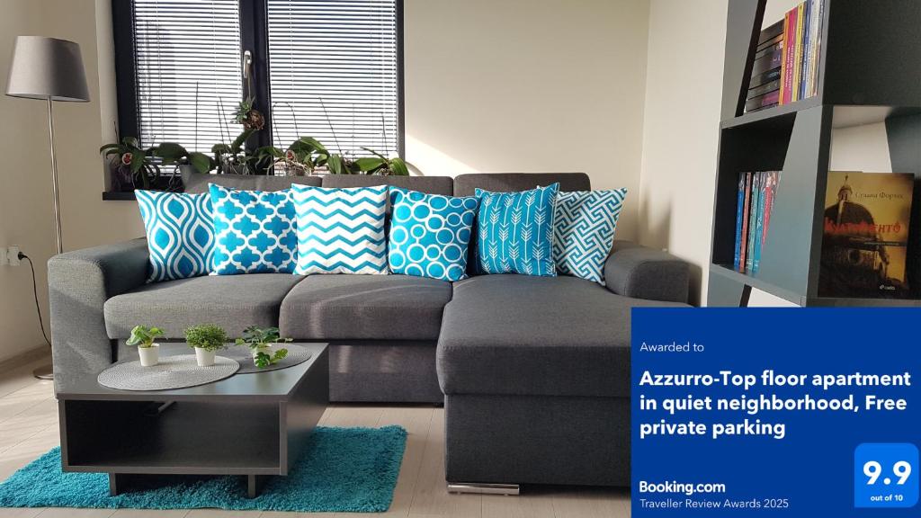 Azzurro-Top floor apartment in quiet neighborhood, Free private parking, Varna