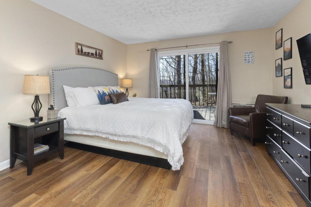 Timbers Studio 38 with Wintergreen Advantage, Wintergreen