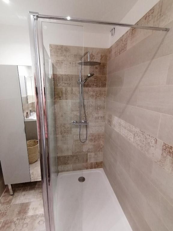 air-conditioned apartment with pool plus beach shuttle - 3