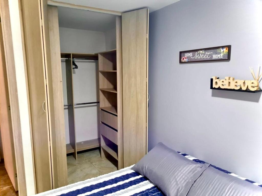 Apartamento con Vistas a la Ciudad - 5