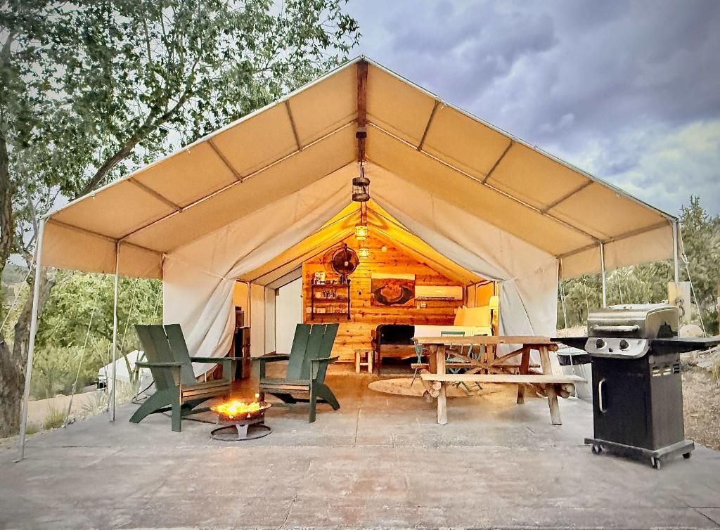 Glamping Tent #3 with Heat AC and Private Bath, Orderville